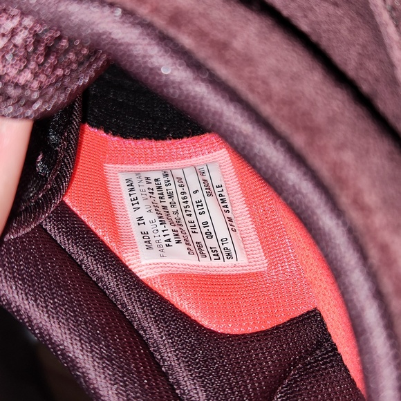 Nike Samples - Picture 6 of 6